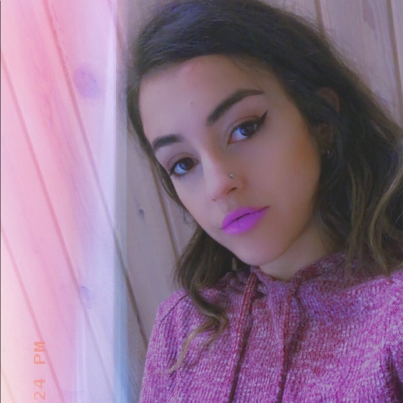 Meet your Posher, Romy - Picture 1 of 1